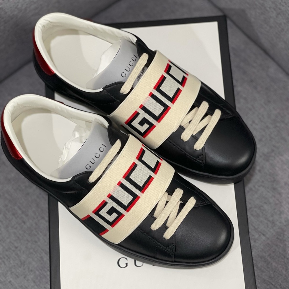 **SOLD**Authentic Gucci ace sneaker unisex